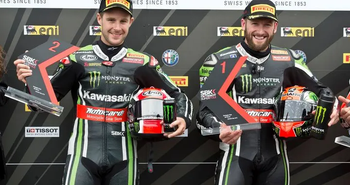 Sbk Donington, Sykes ritrova il sorriso e la Superpole. Ma Rea e Giugliano sono … lì! Brilla la MV Agusta di Camier