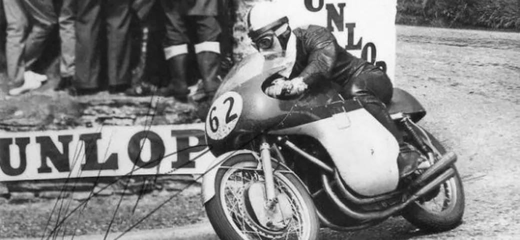 John Surtees l’insuperabile, l’unico iridato nel Motomondiale e in Formula 1