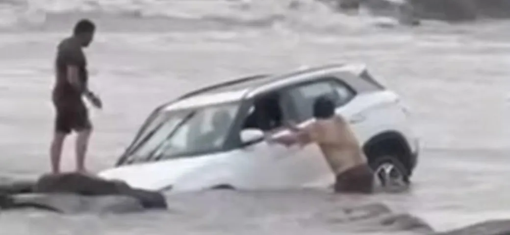 Il SUV a noleggio finisce in mare [Video]