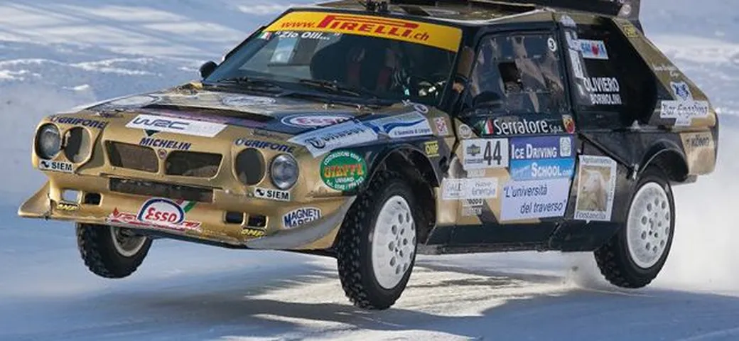 Lancia Delta S4: sul ghiaccio di traverso in Video
