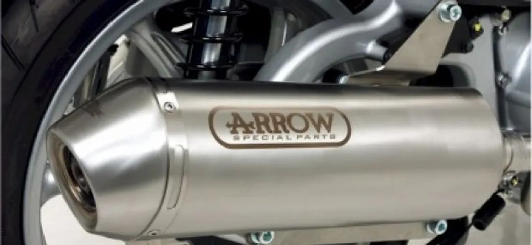 Arrow Reflex, nuova linea di terminali per Maxiscooter