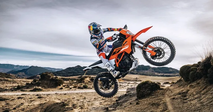 KTM lancia gli sconti dell'estate 2026: offerte su Duke, Adventure e Offroad