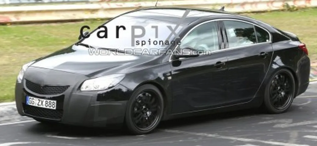 Foto spia: Opel Insignia OPC