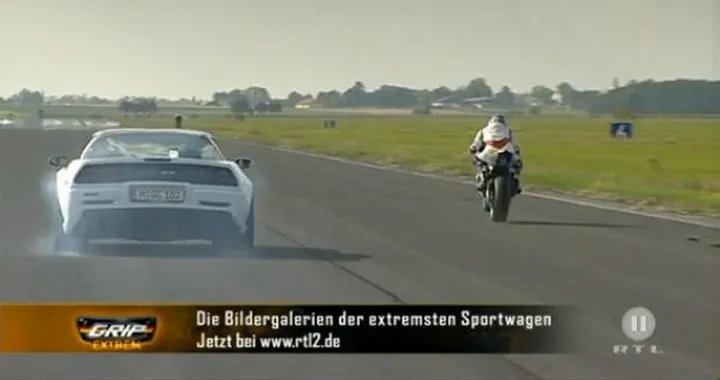 BMW S1000RR vs Corvette da 700CV