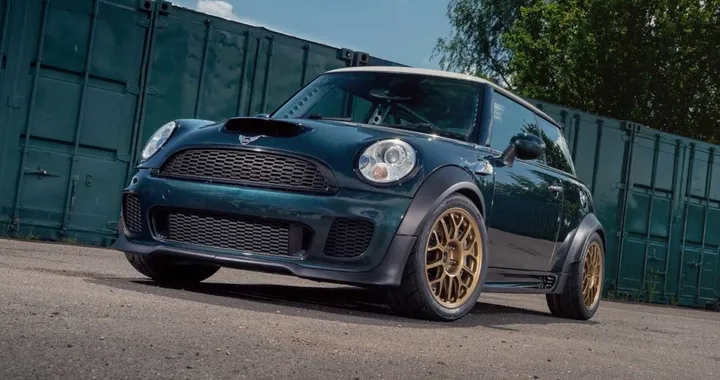 "Vini": la super Mini con un V8 da 420 CV