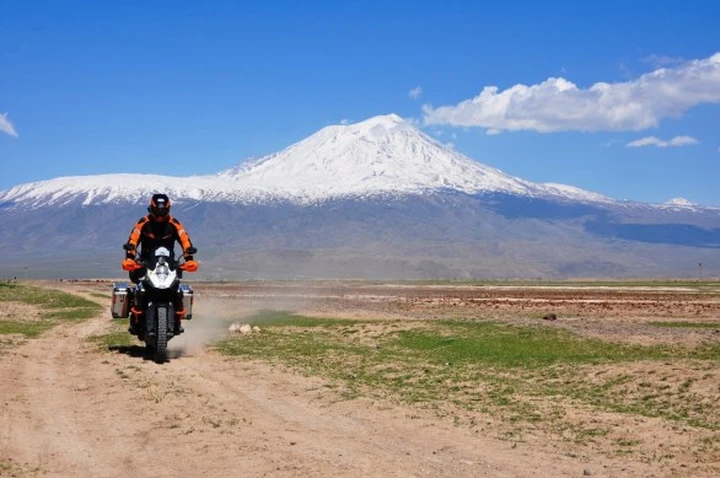 KTM Panini Tour: le immagini da Samarcanda e la Via della Seta