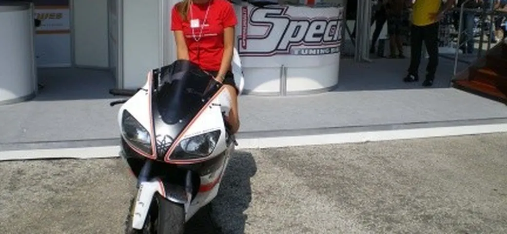 Yamaha Fest 2008: gallery stands