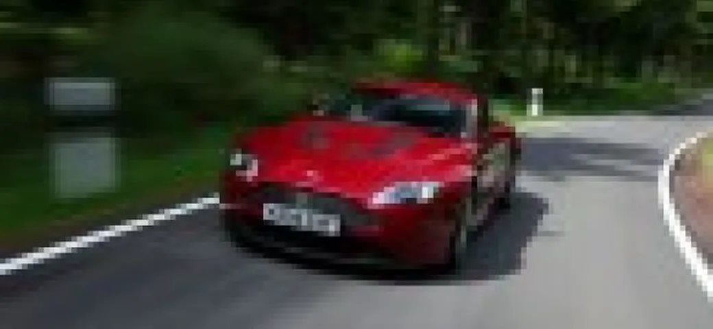 Video: Jay Leno prova la Aston Martin V12 Vantage