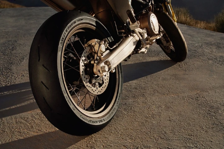 Motor Bike Expo 2024: Continental presenta il nuovo ContiAttack SM 2