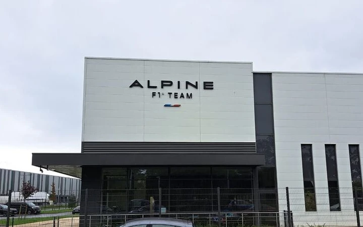 Renault vende la storica fabbrica dei motori di Formula 1: addio a Viry-Châtillon