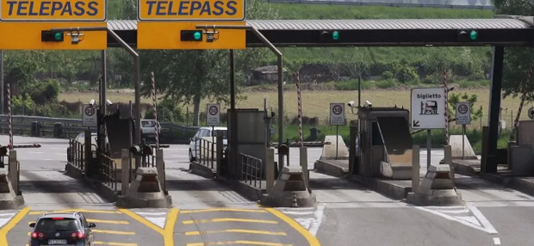 Autostrade: pedaggio non pagato, ma è una truffa