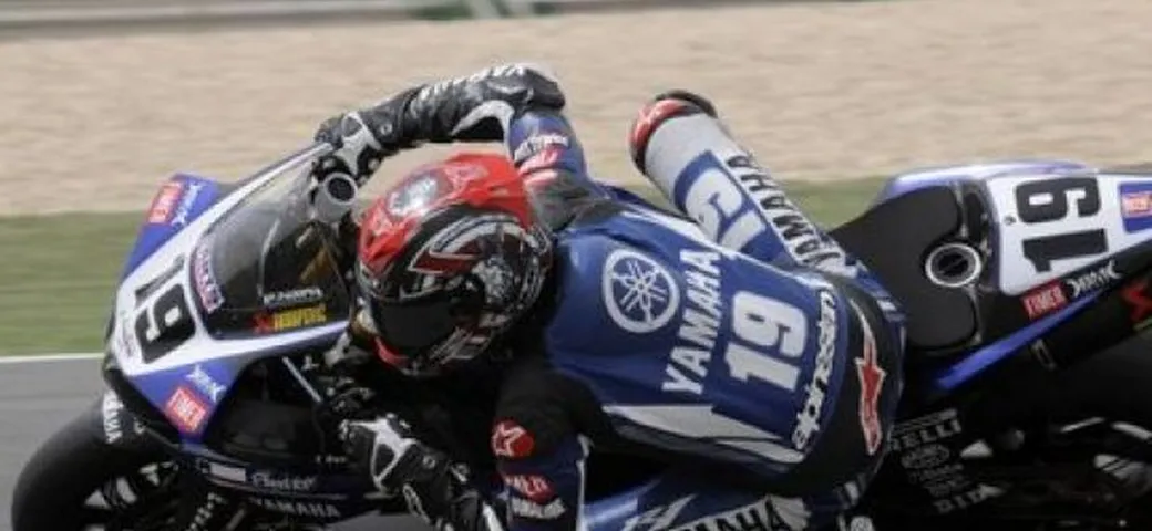 Sbk a Valencia fra conferme e ribaltoni. Vola il fenomeno  Spies (Yamaha), tengono le Ducati e le Suzuki, crollo Aprilia