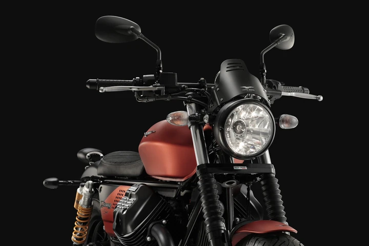 Moto Guzzi V9 Bobber Sport: il debutto all'Open House 2018