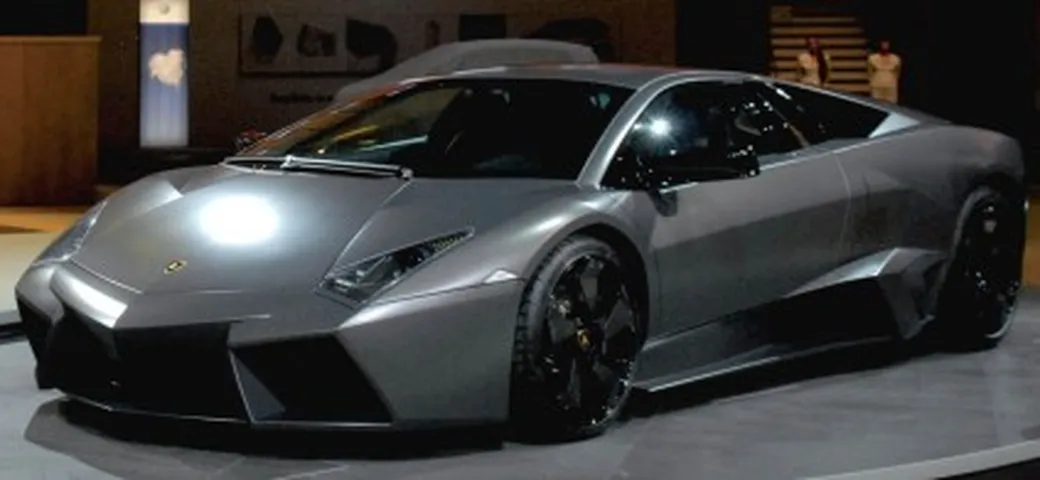 Lamborghini Reventón e Bugatti Veyron Pur Sang