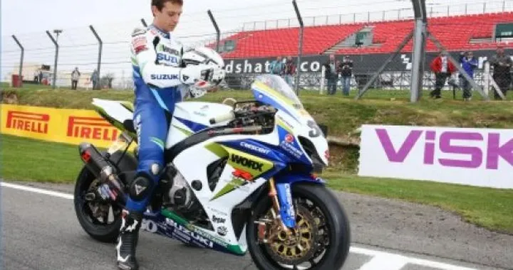 BSB a Brands Hatch: esordio vincente per Guintoli e Suzuki