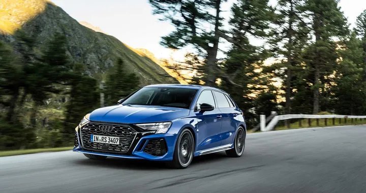 Audi RS3 performance edition: svelata la compatta da 300 km/h