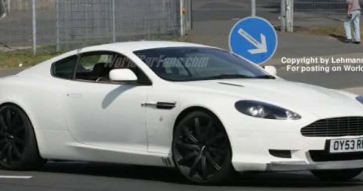 Aston Martin DBS - foto spia