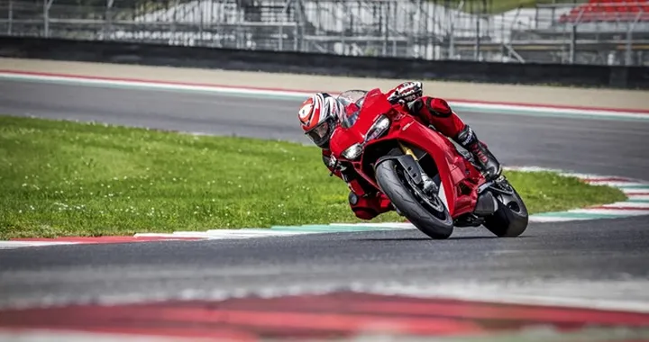 Ducati, il nuovo DTC EVO disponibile per la 1299 Panigale