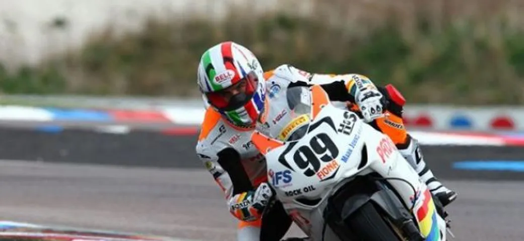 BSB: Tommy Hill in pole a Thruxton, Scassa sesto in griglia