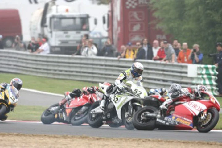 SBK: immagini dell'incidente Lanzi-Toseland