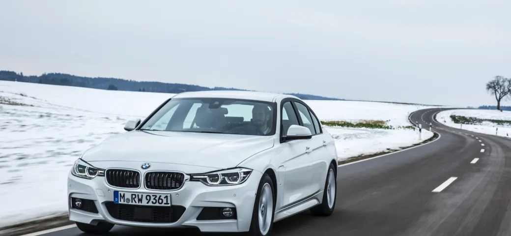 BMW 330e iPerformance: l'ibrida per gli USA