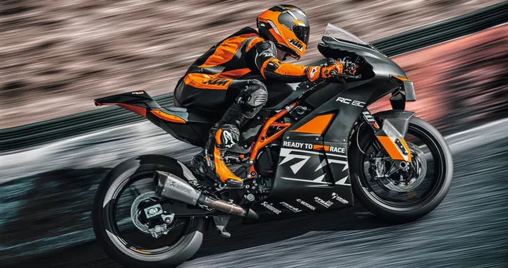 KTM RC 8C 2023, in 2 minuti venduti tutti gli esemplari