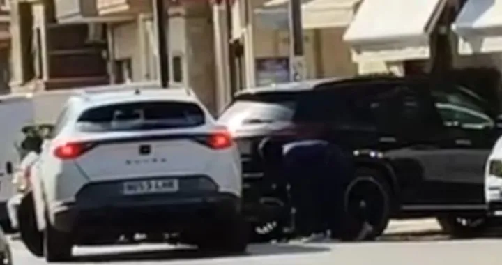 Banda di ladri mascherati ruba un SUV in pieno giorno: colpo filmato