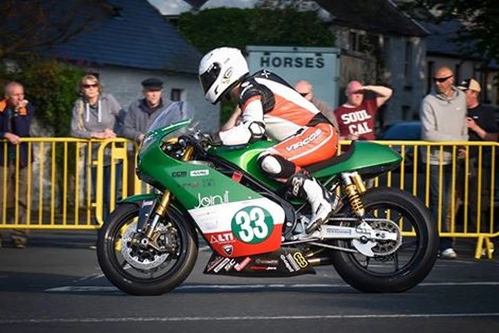 TT2016: Bonetti super nelle prove della Lightweight, ad Hutchinson le 1000cc