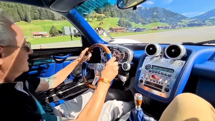Horacio Pagani sfida una Porsche Carrera GT al volante di una Zonda F [Video]