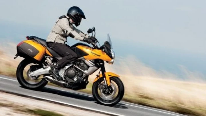 Kawasaki Versys 2010 a 360°
