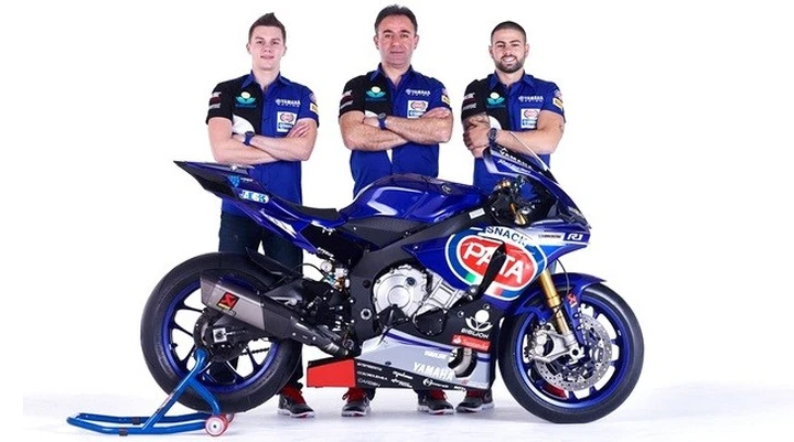 Il team Pata Yamaha Official nella STK1000 2016