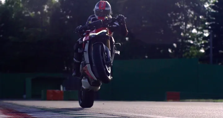 Ducati Streetfighter V4 S