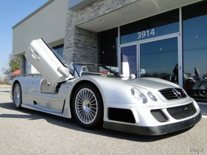 Mercedes CLK GTR Roadster: su eBay uno dei sei esemplari