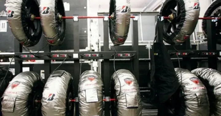 Bridgestone con pneumatici asimmetrici a Barcellona