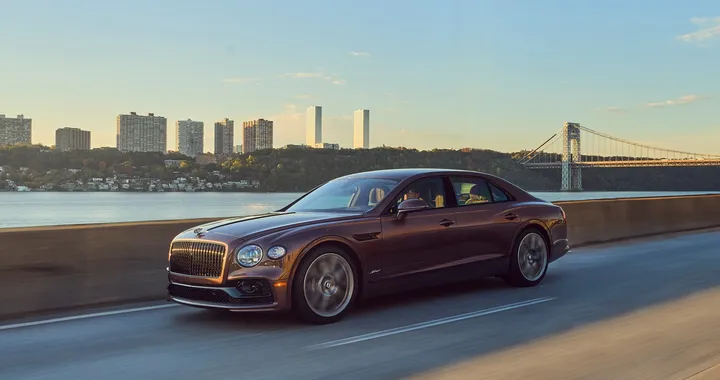 Bentley vince 2 premi ai "Best of the Best" di Robb Report