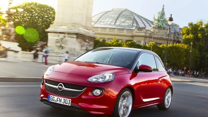 Opel Adam: cancellata l'elettrica EV; più probabile la OPC