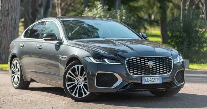Jaguar XF D200: la prova su strada