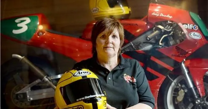 Arai RX7-GP: 350 caschi nel ricordo di Joey Dunlop