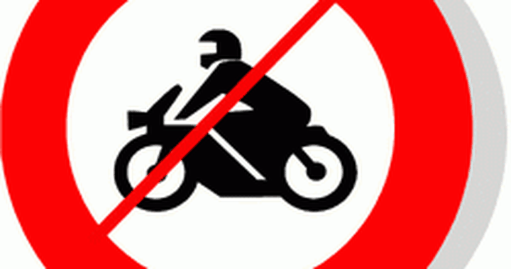 Su la visiera: le moto? In UK stanno pensando di proibirle!