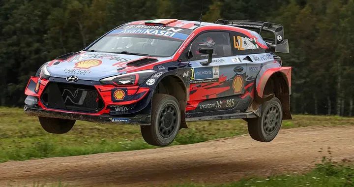 WRC: nel 2022 arriveranno i motori ibridi