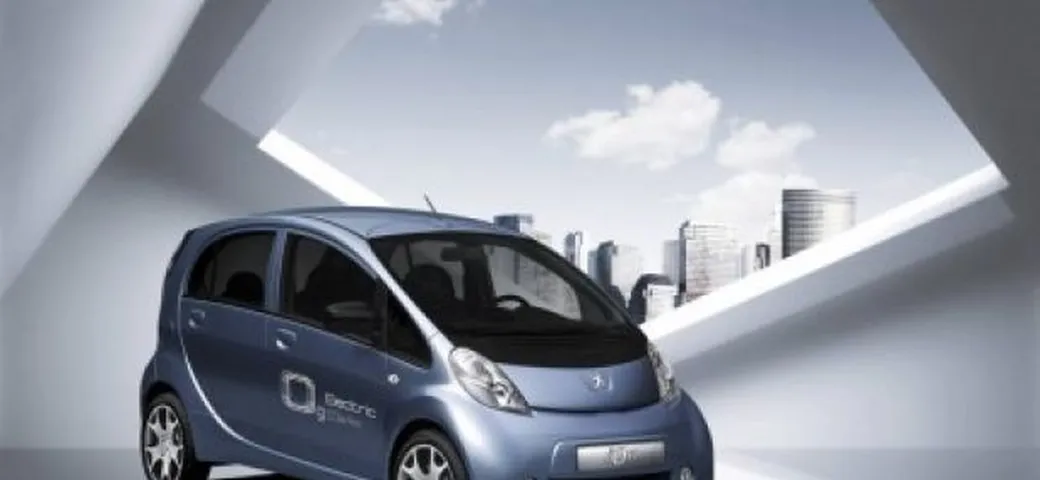 Peugeot iOn: 500 euro al mese per la piccola elettrica in Francia
