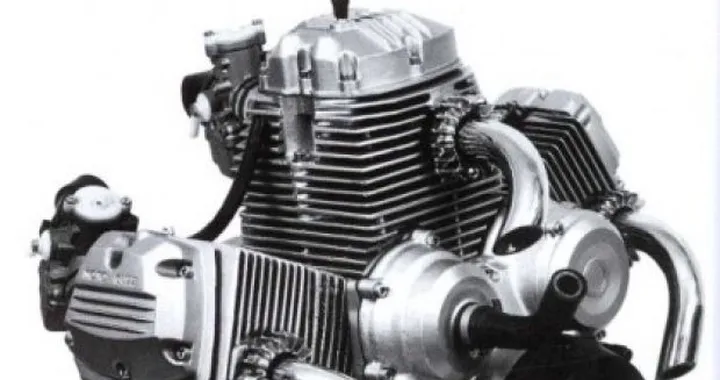 Moto Guzzi W103: esperimento a 3 cilindri