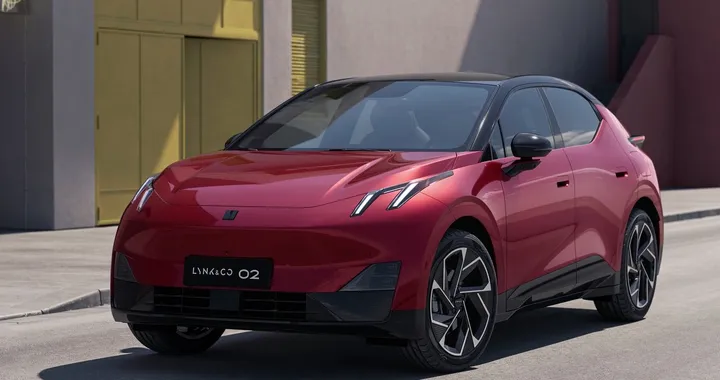 Lynk &amp; Co 02: il nuovo SUV coupé elettrico per l’Europa