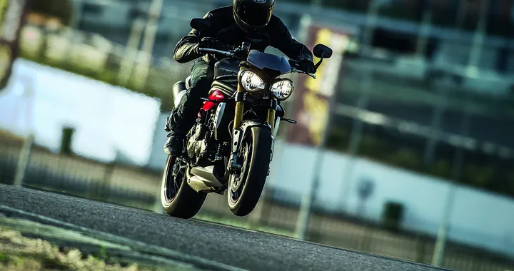 Triumph: in arrivo una Speed Triple 1160?