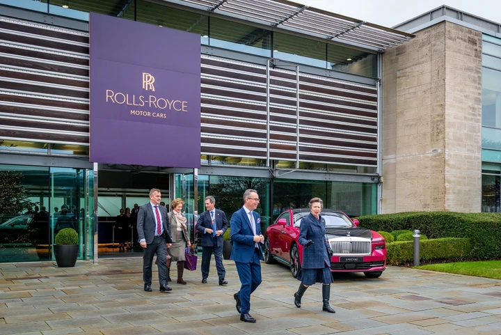 Rolls-Royce accoglie a Goodwood la Principessa Reale per una storica visita