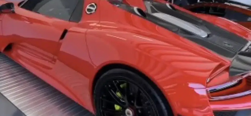 Riceve un'offerta di 3,5 milioni per la sua Porsche 918: è rarissima
