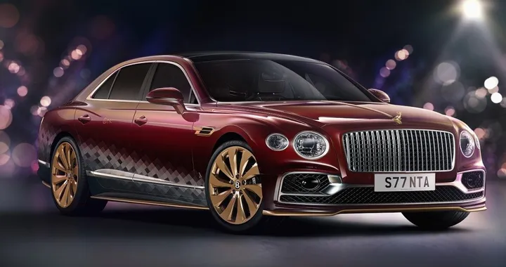 Bentley Flying Spur V8: quest’anno, Babbo Natale arriva in “Reindeer Eight”