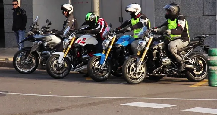BMW R 1200 R, Eroi dei 5 mondi