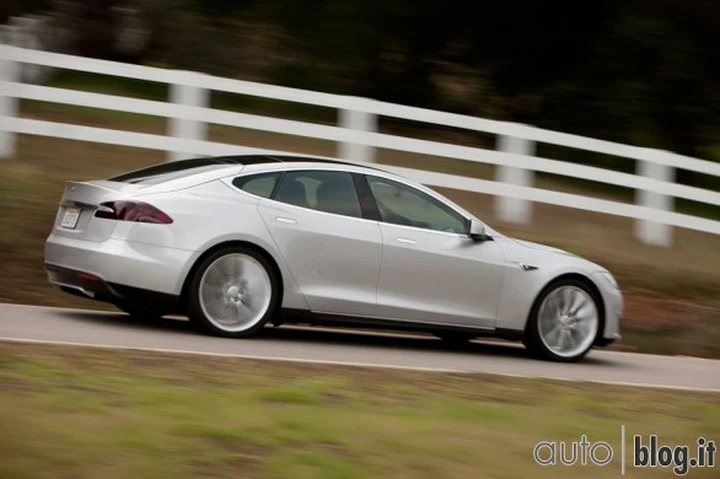 Tesla: problemi in Cina per l'usufrutto del nome