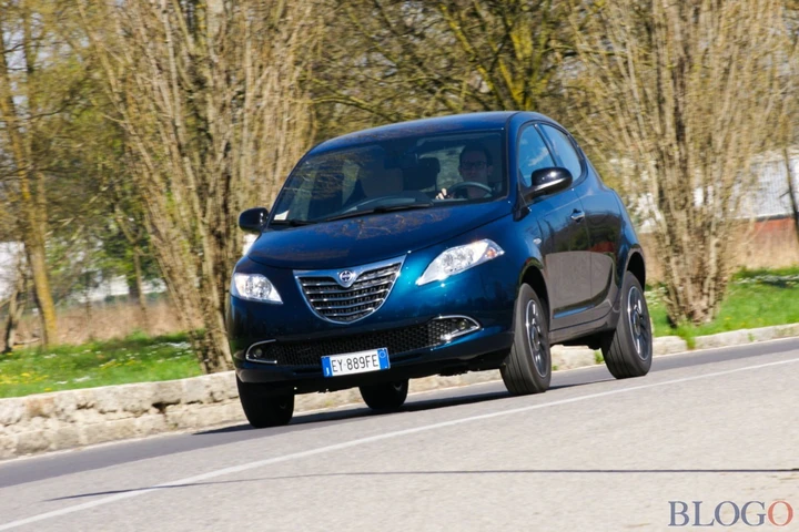 Lancia Ypsilon a Metano: prova consumi della EcoChic